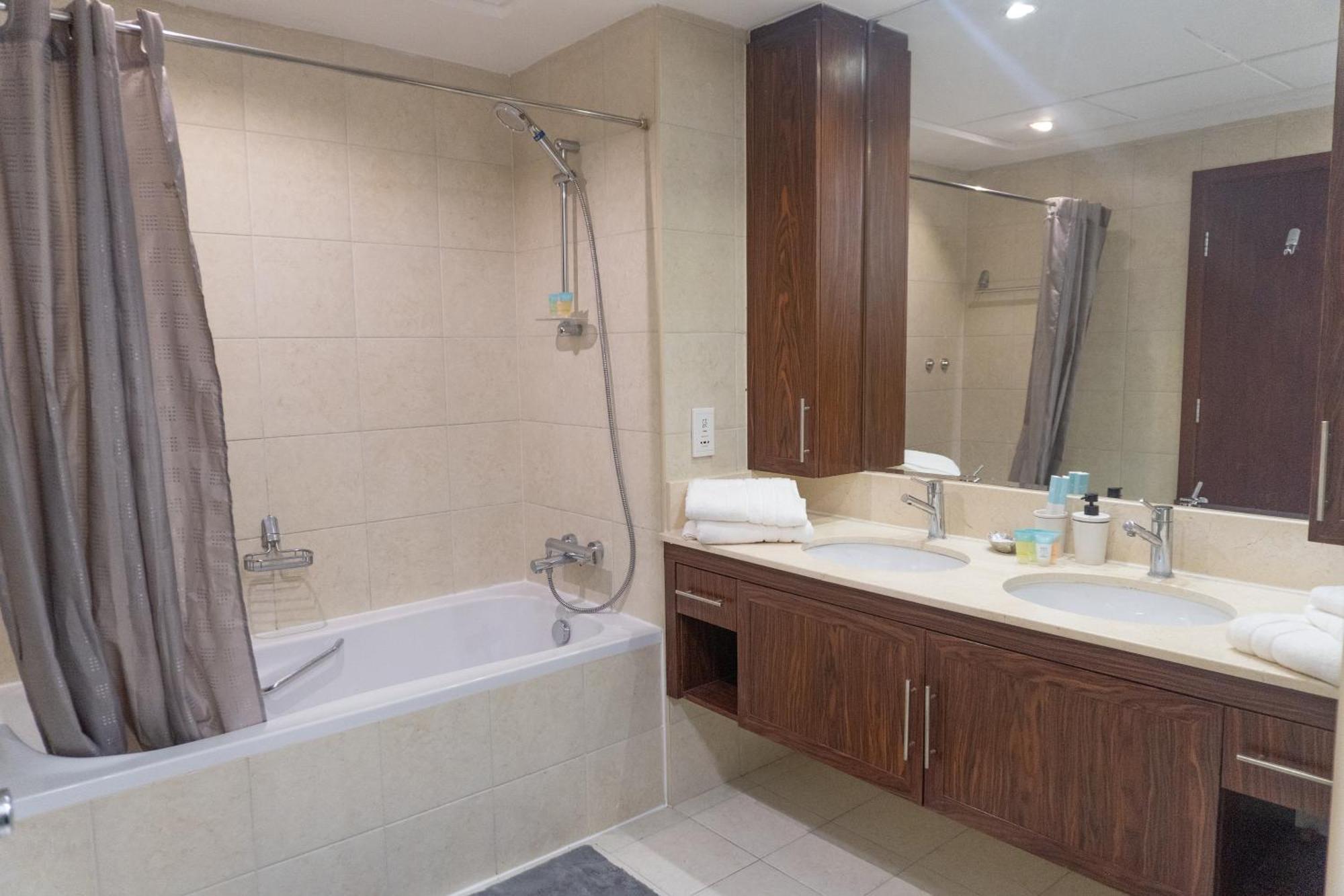 Downtown Oasis, Burj Khalifa Views, Luxury Amenities Apartment Dubai Exterior photo